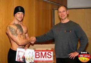 Jeder Teilnehmer bekam eine Präsent-Tüte von BMS überreicht, hier Denny Rippler